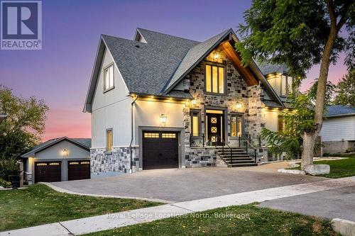 22 East John Street, Innisfil (Cookstown), ON - Outdoor With Facade