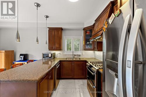 3265 Cabano Crescent, Mississauga, ON - Indoor Photo Showing Kitchen With Double Sink