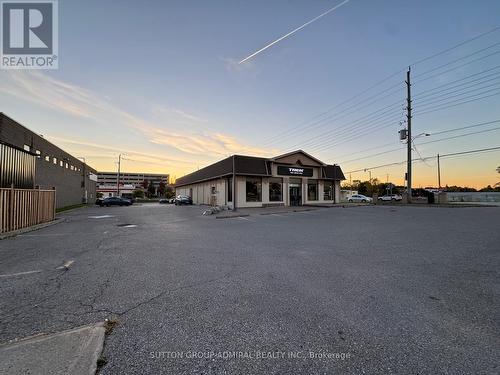 1 Industrial Parkway S, Aurora, ON 