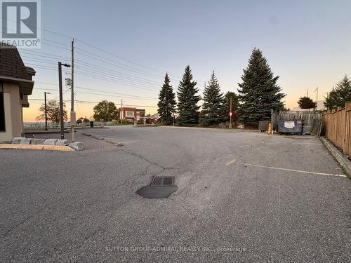 1 Industrial Parkway S, Aurora, ON 