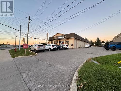 1 Industrial Parkway S, Aurora, ON 