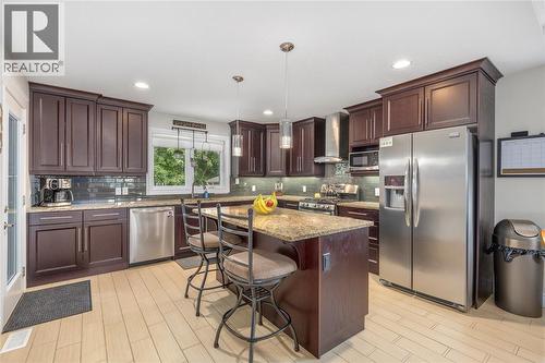841 Manhattan Drive, Sarnia, ON - Indoor Photo Showing Kitchen With Upgraded Kitchen