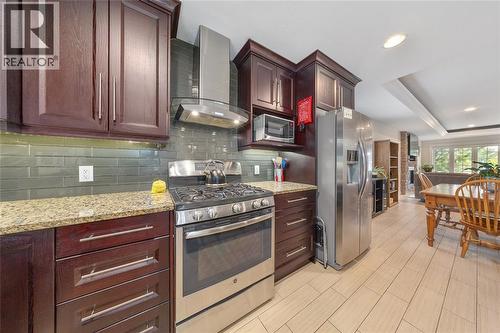 841 Manhattan Drive, Sarnia, ON - Indoor Photo Showing Kitchen