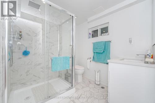 1 Denava Gate, Richmond Hill, ON - Indoor Photo Showing Bathroom