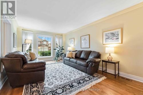 50 Rosenfeld Crescent, Ottawa, ON - Indoor Photo Showing Living Room