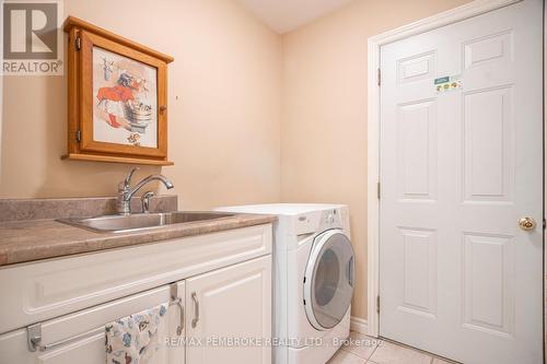40 Eileen Street, Laurentian Valley, ON - Indoor Photo Showing Laundry Room