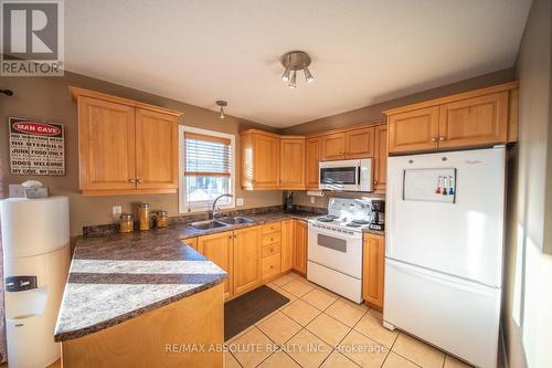 40 Roger Crescent, Casselman, ON - Indoor Photo Showing Kitchen With Double Sink