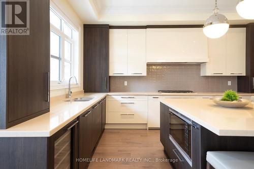343 Tudor Avenue, Oakville, ON - Indoor Photo Showing Kitchen With Double Sink With Upgraded Kitchen