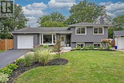 406 OAKWOOD DRIVE  Burlington, ON L7N 1X2