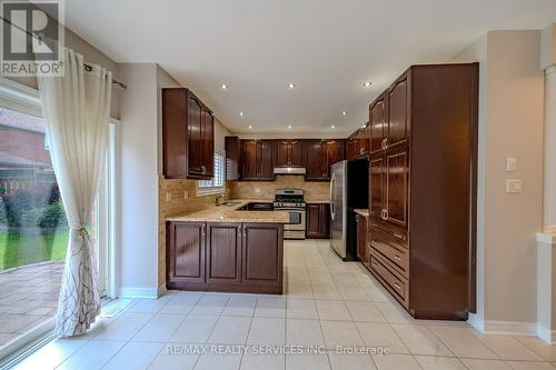 5918 Bassinger Place, Mississauga, ON - Indoor Photo Showing Kitchen