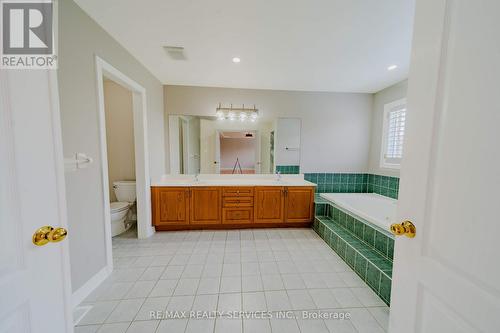 5918 Bassinger Place, Mississauga, ON - Indoor Photo Showing Bathroom