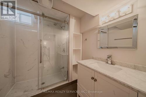 5918 Bassinger Place, Mississauga, ON - Indoor Photo Showing Bathroom