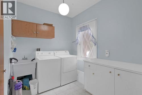 150 Edmonton Avenue, Penticton, BC - Indoor Photo Showing Laundry Room