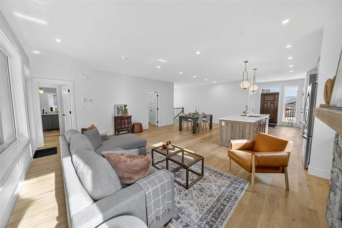 153 The Whins, Cranbrook, BC - Indoor Photo Showing Living Room