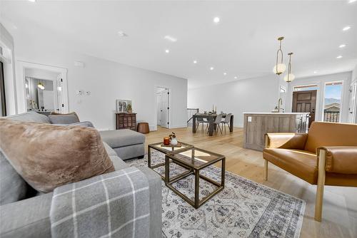 153 The Whins, Cranbrook, BC - Indoor Photo Showing Living Room