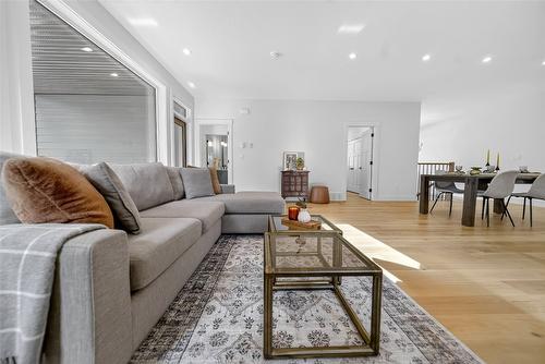 153 The Whins, Cranbrook, BC - Indoor Photo Showing Living Room