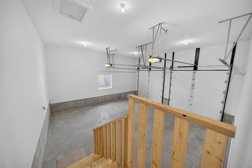 153 The Whins, Cranbrook, BC - Indoor Photo Showing Garage