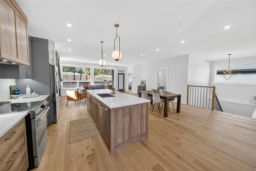 153 The Whins, Cranbrook, BC - Indoor Photo Showing Kitchen With Double Sink With Upgraded Kitchen
