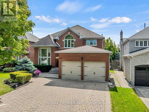 606 Brooker Ridge, Newmarket, ON - Outdoor