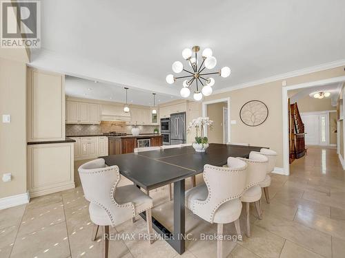 606 Brooker Ridge, Newmarket, ON - Indoor Photo Showing Dining Room