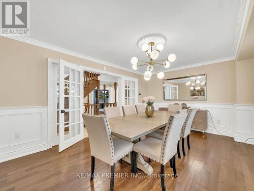 606 Brooker Ridge, Newmarket, ON - Indoor Photo Showing Dining Room