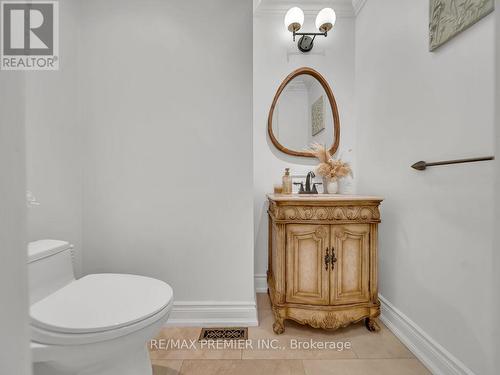 606 Brooker Ridge, Newmarket, ON - Indoor Photo Showing Bathroom
