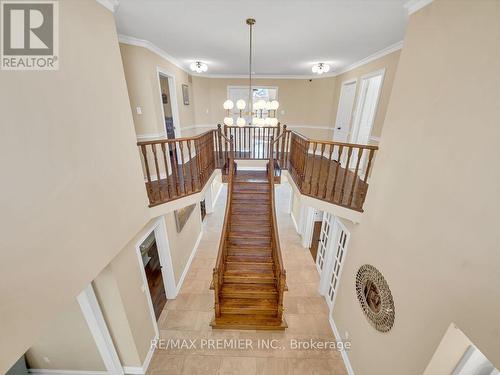606 Brooker Ridge, Newmarket, ON - Indoor Photo Showing Other Room