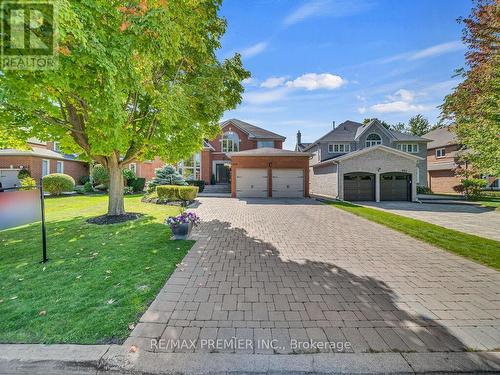 606 Brooker Ridge, Newmarket, ON - Outdoor With Facade
