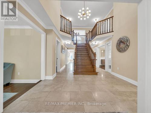 606 Brooker Ridge, Newmarket, ON - Indoor Photo Showing Other Room
