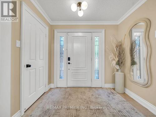 606 Brooker Ridge, Newmarket, ON - Indoor Photo Showing Other Room