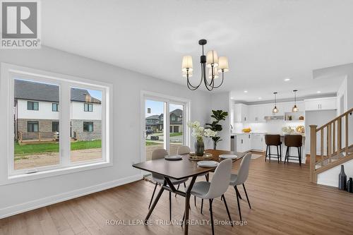 94 Styles Drive, St. Thomas, ON - Indoor Photo Showing Dining Room