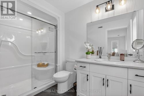 94 Styles Drive, St. Thomas, ON - Indoor Photo Showing Bathroom