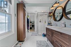 Primary bedroom ensuite - 