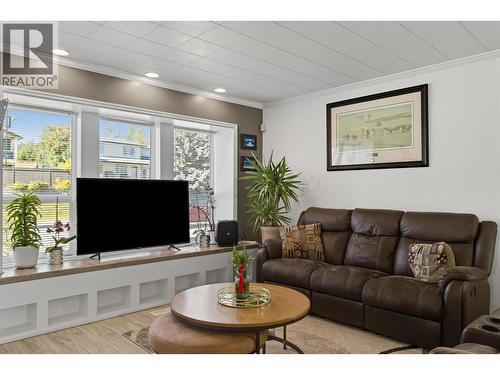 86 Eagle Crescent, Williams Lake, BC - Indoor Photo Showing Living Room