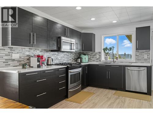 86 Eagle Crescent, Williams Lake, BC - Indoor Photo Showing Kitchen With Upgraded Kitchen