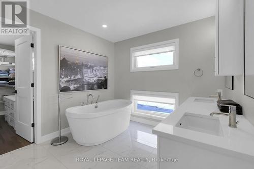 Stand alone soaker tub in Ensuite. - 504 Barrage Street, Casselman, ON - Indoor Photo Showing Bathroom