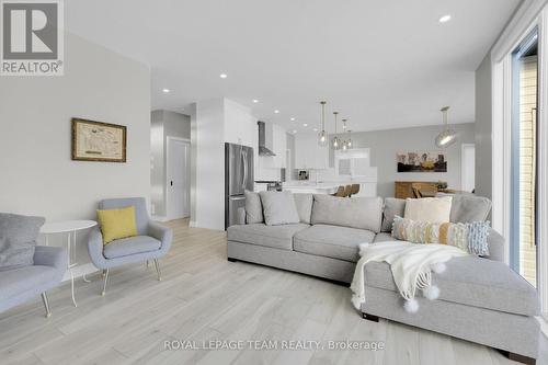 Living Rm open to Kitchen w/large island. - 504 Barrage Street, Casselman, ON - Indoor Photo Showing Living Room
