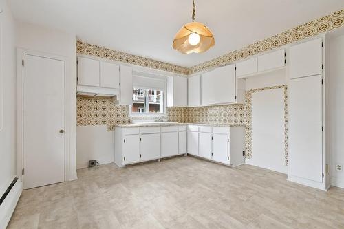 Kitchen - 5890 Rue Chauveau, Montréal (Mercier/Hochelaga-Maisonneuve), QC - Indoor Photo Showing Kitchen
