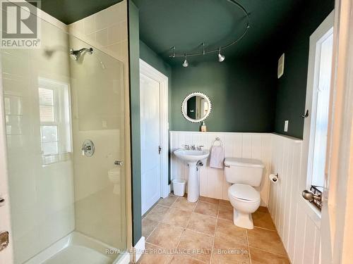 374 Bloomfield Main Street, Prince Edward County (Bloomfield Ward), ON - Indoor Photo Showing Bathroom