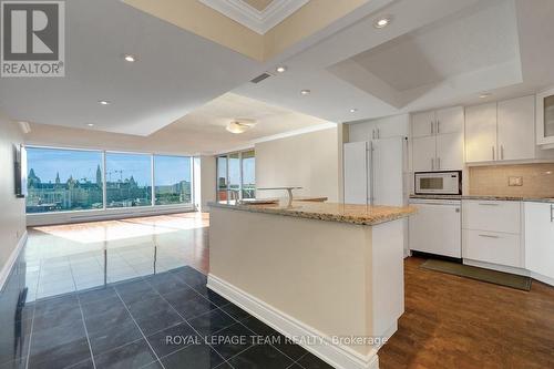 1702 - 160 George Street, Ottawa, ON - Indoor Photo Showing Kitchen