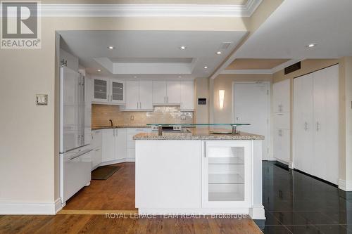1702 - 160 George Street, Ottawa, ON - Indoor Photo Showing Kitchen