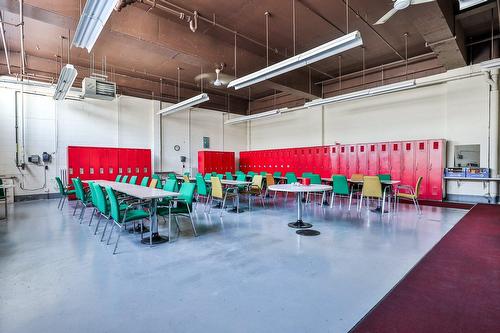 Cafétéria - 9700 Boul. Parkway, Montréal (Anjou), QC - Indoor Photo Showing Other Room