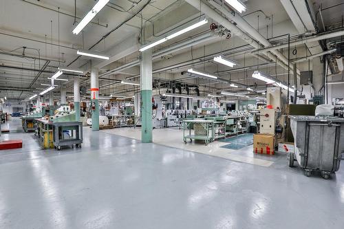 Intérieur - 9700 Boul. Parkway, Montréal (Anjou), QC - Indoor Photo Showing Garage