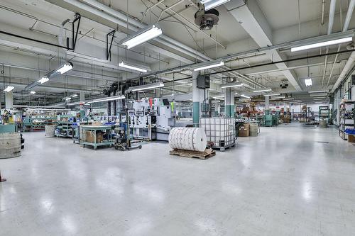 Intérieur - 9700Z Boul. Parkway, Montréal (Anjou), QC - Indoor Photo Showing Garage