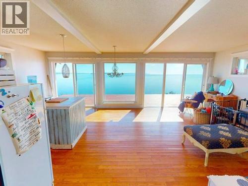3176 Oceanview Lane, Savary Island, BC - Indoor