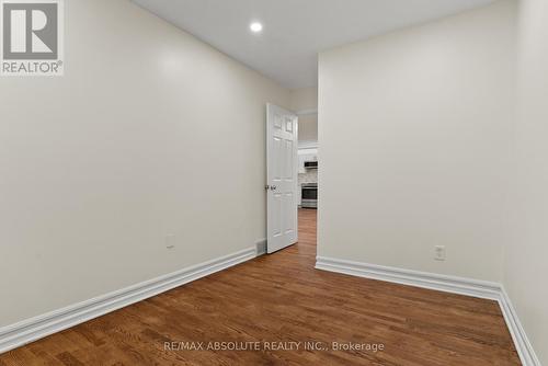 6 Howard Court, Ottawa, ON - Indoor Photo Showing Other Room