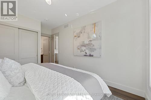 281 Elmwood Avenue, Fort Erie (Crystal Beach), ON - Indoor Photo Showing Bedroom