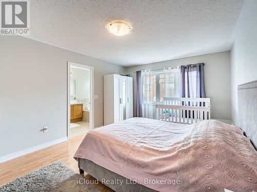 135 Windrow Street, Richmond Hill, ON - Indoor Photo Showing Bedroom