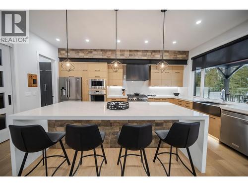 31 Mammoth Drive, Fernie, BC - Indoor Photo Showing Kitchen With Upgraded Kitchen