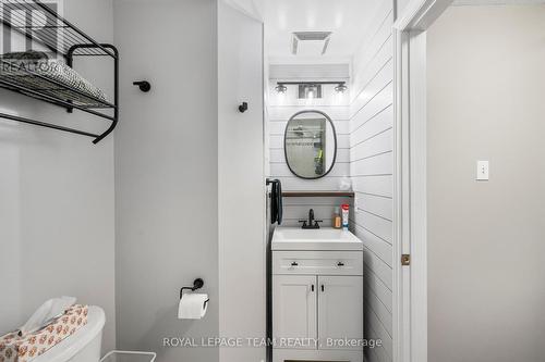 1 - 5 Timberview Way, Ottawa, ON - Indoor Photo Showing Laundry Room